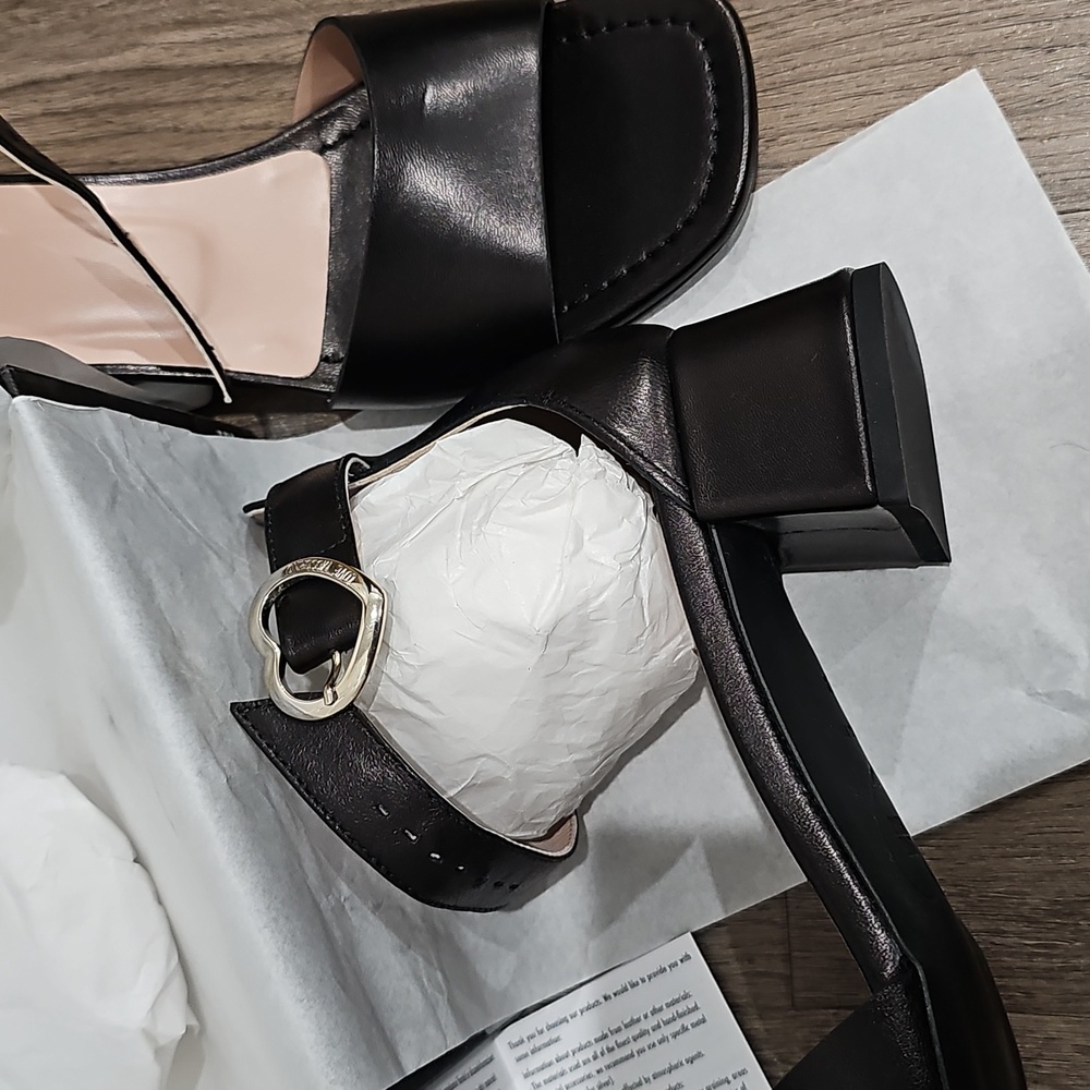 Moschino Love Heart Buckle Leather Block Heels Sandals 39 Black NIB - Picture 6 of 6